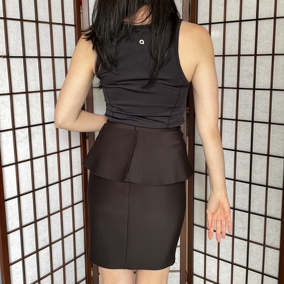 black skirt - Picture 2 of 5